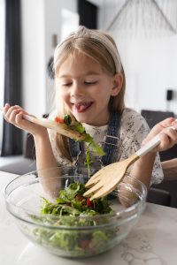 Read more about the article Why Kids Resist New Foods (And How to Gently Help Them Try)